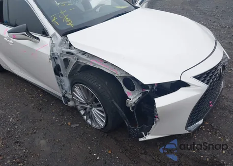 2024 Lexus Is 300 z USA, uszkodzony, nr VIN JTHDA1D27R5128914